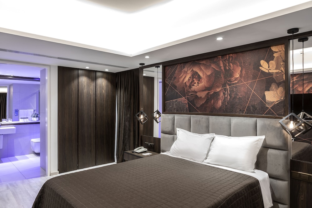 Deluxe Suite (Twin) - Photo 2