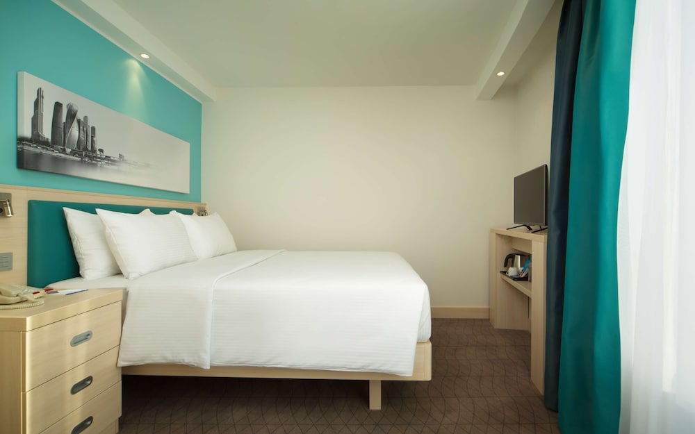 Room, 1 Queen Bed, Accessible photo 3