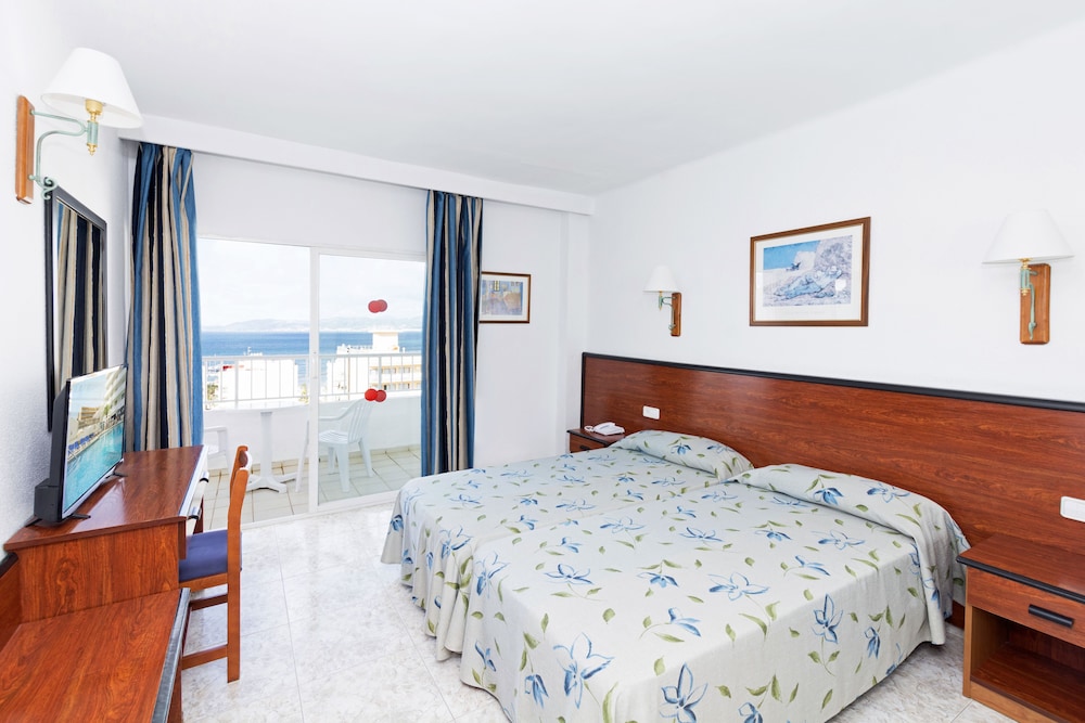Double Room, Balcony, Pool View photo 3