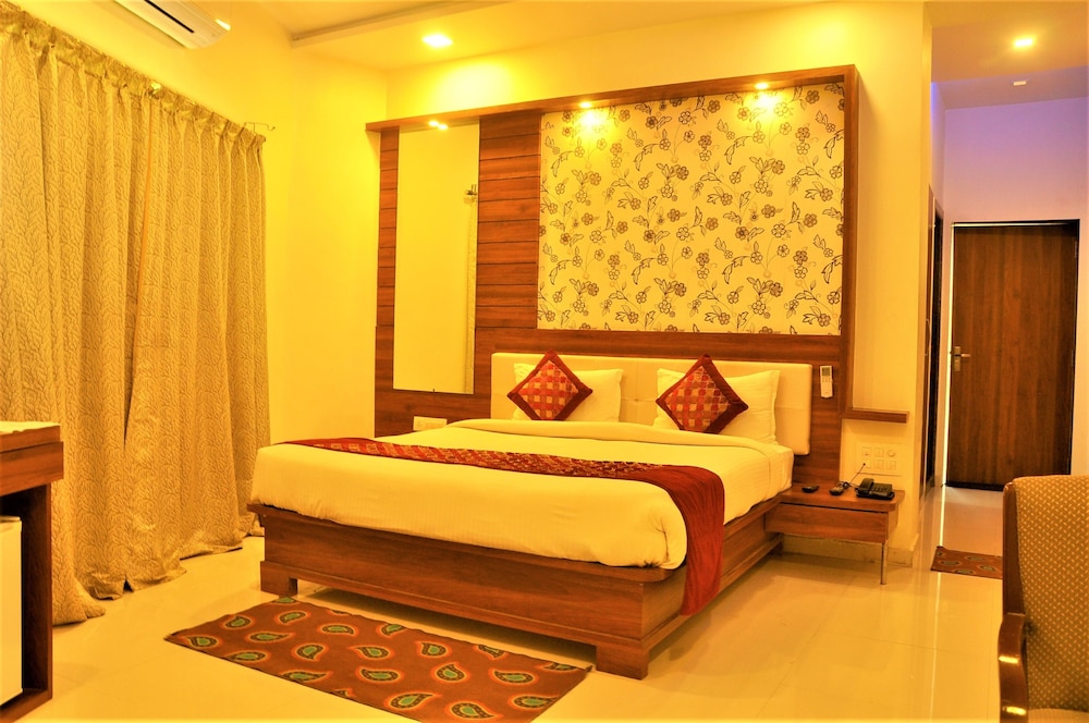 Club Room with Balcony photo 2