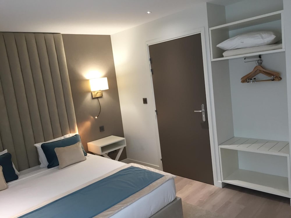 Classic Triple Room - Photo 2