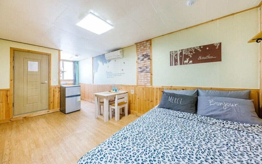 Room (Lime)