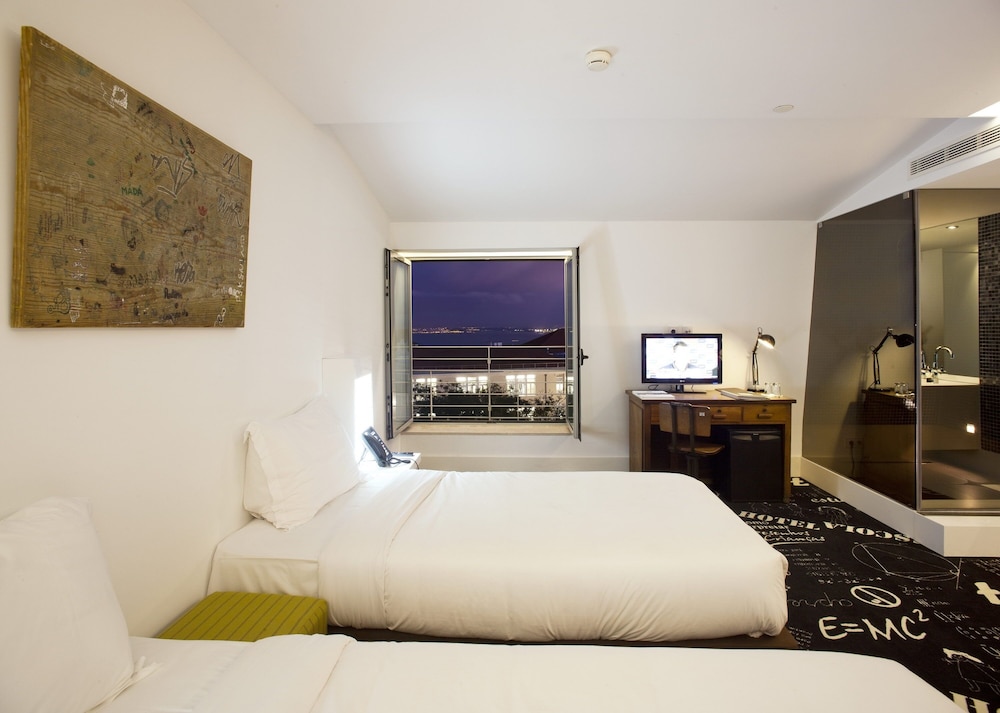 Classic Double Or Twin Room photo 2