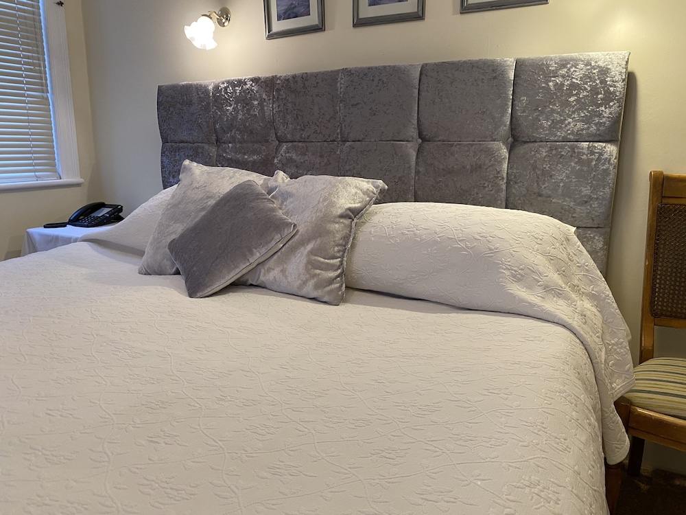 Double Room, Ensuite - Photo 8