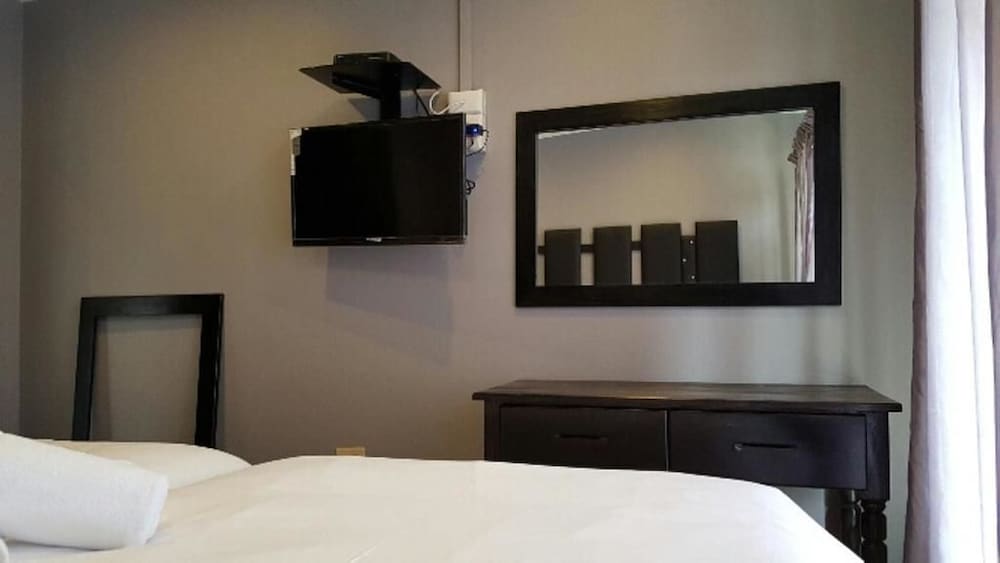 Budget Twin Rooms Not Ensuite photo 3