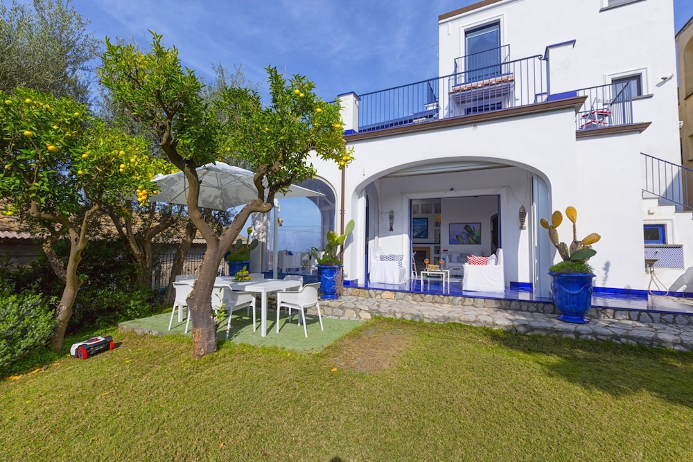 Villa, Smoking