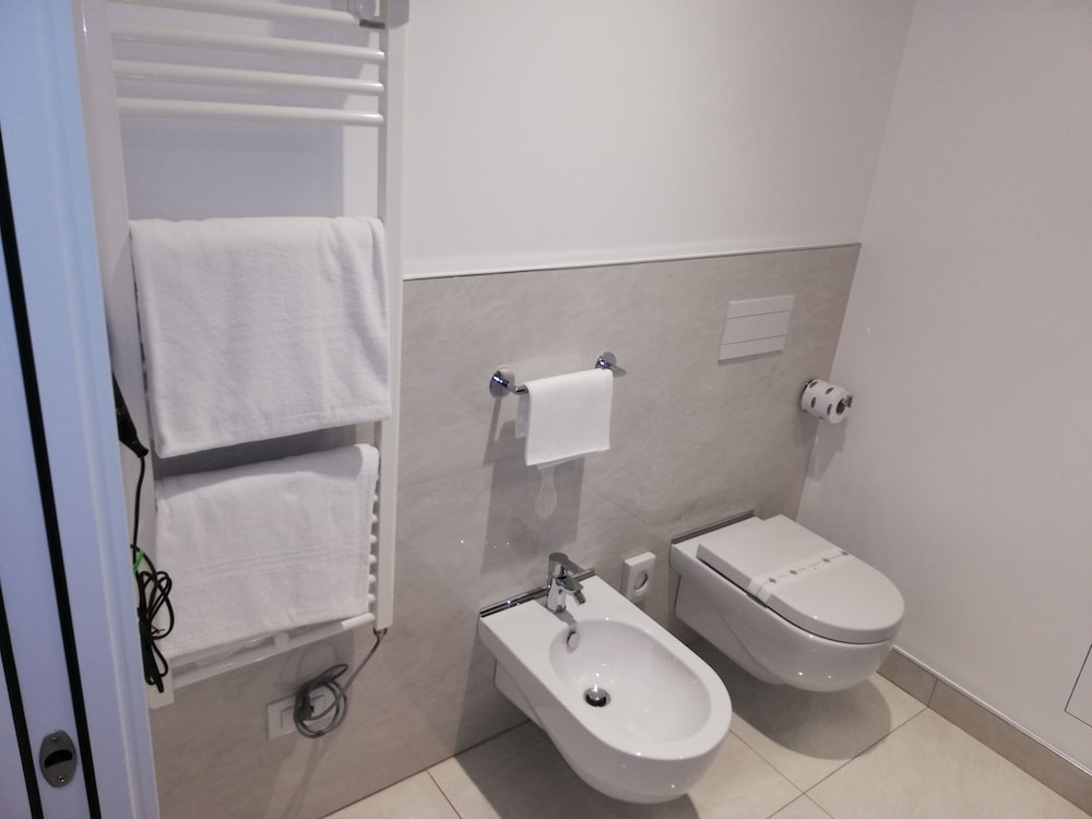 Double Room Single Use, 1 Queen Bed