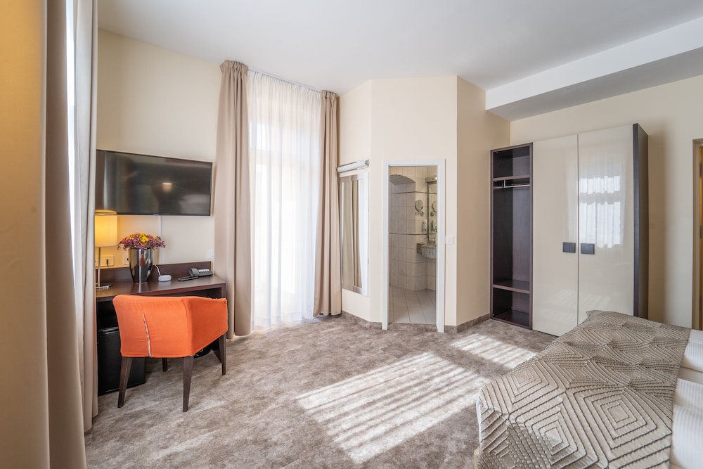 Premium Double Room (mit Balkon) - Photo 5