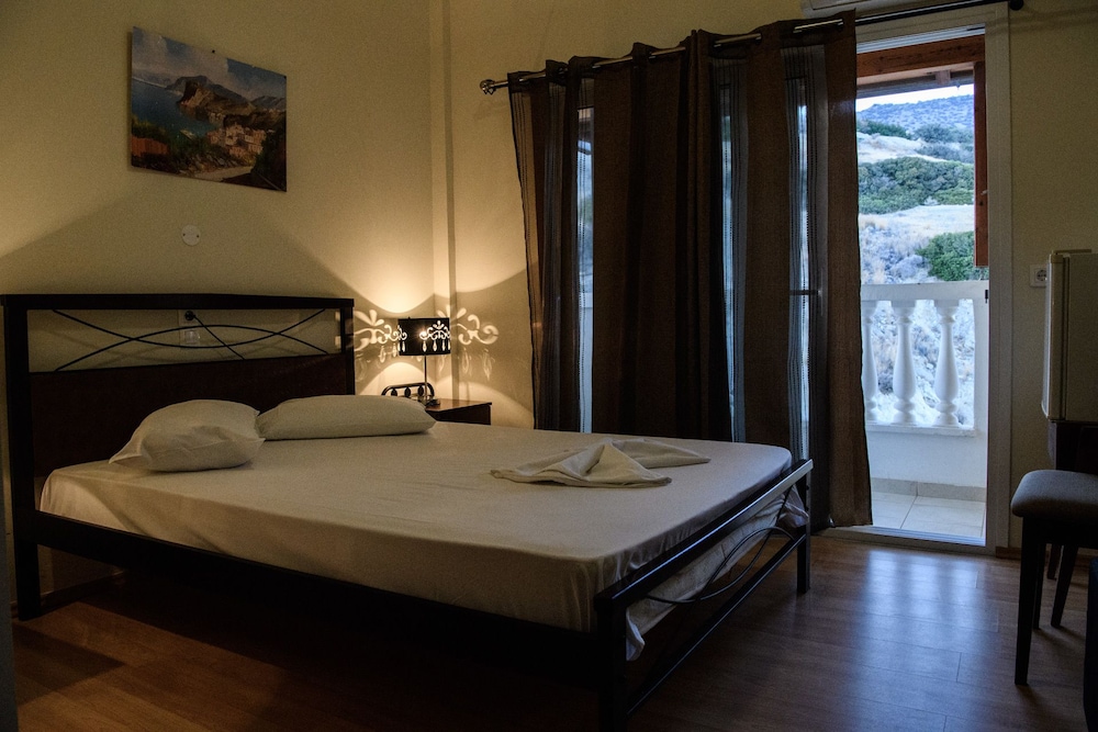 Double or Twin Room, Mountain View