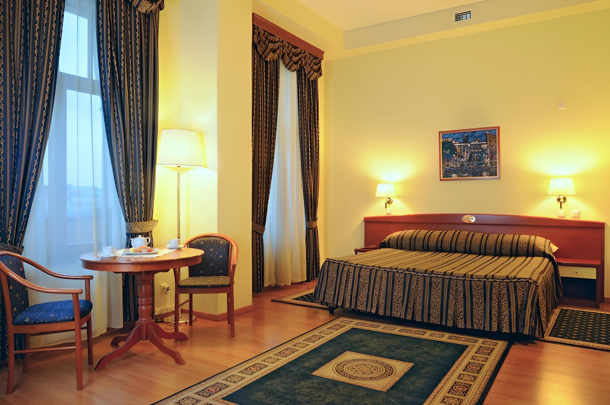 Executive Suite, 1 King Bed photo 1