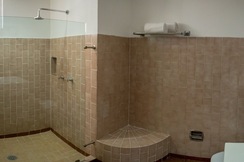 Comfort Suite photo 3
