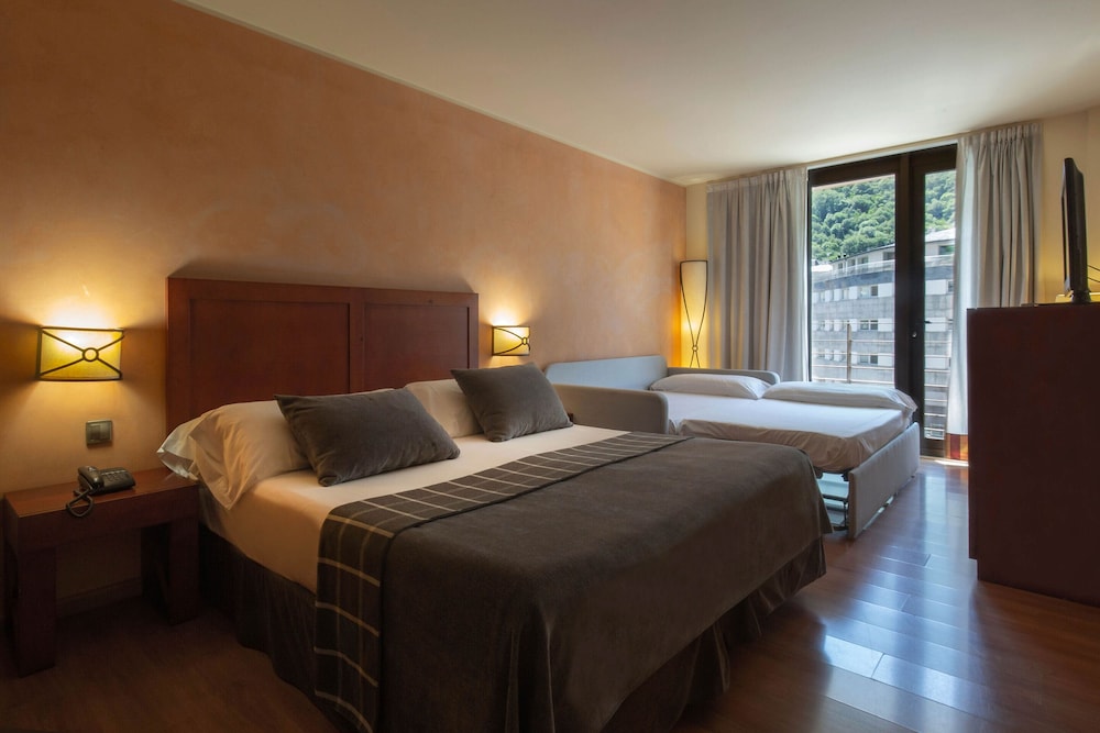 Quadruple Room (4 Adults)