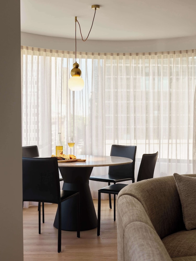 Premier Apartment, 1 Bedroom, City View (Queen) - Photo 9