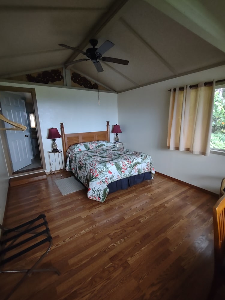 Dragons Nest Bungalow, 1 Queen Bed, Private Bathroom