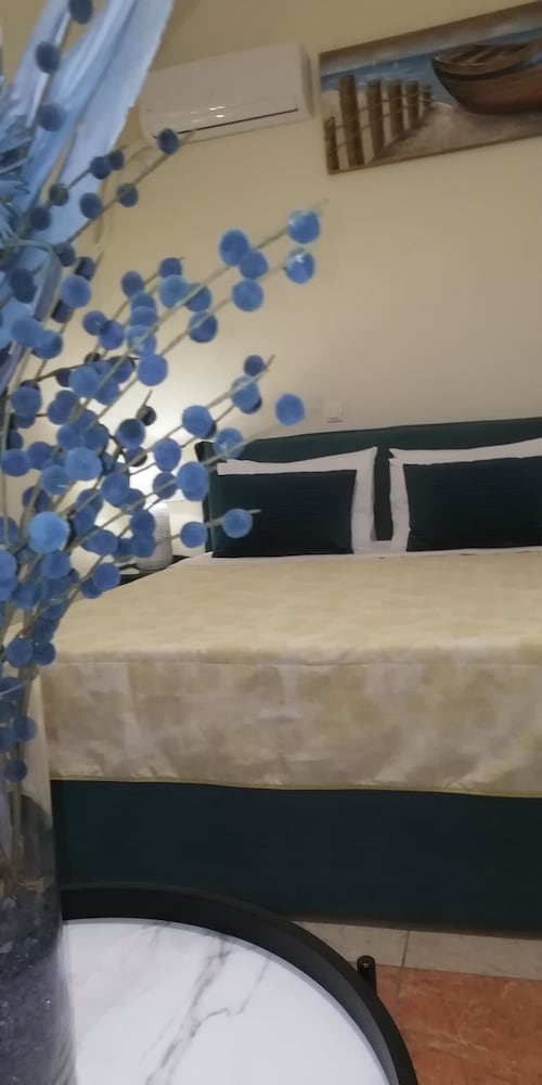 Honeymoon Studio Suite