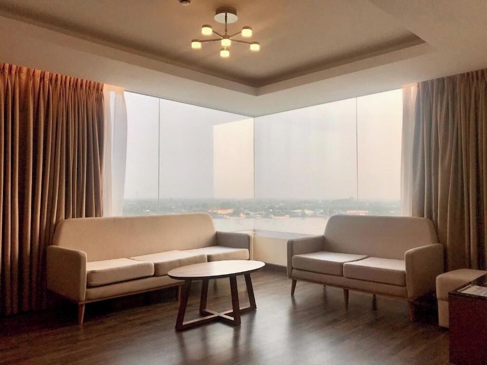 Classic Suite, River View