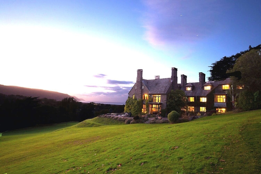 Family House, Private Bathroom, Bay View (Bossington Hall)