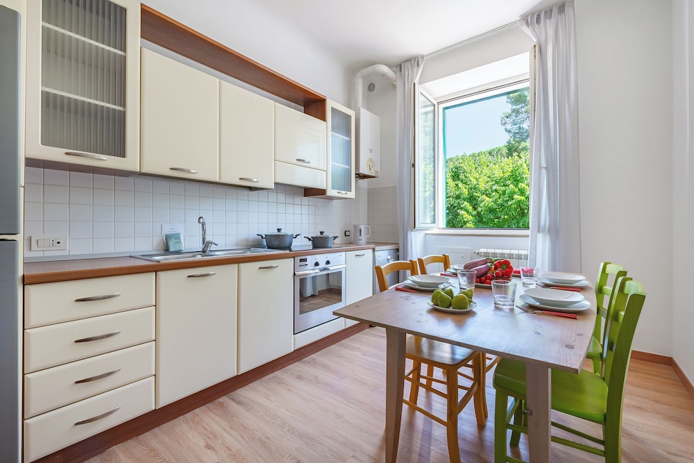 Family Apartment, Multiple Bedrooms (L' Alì Apartment Noci)