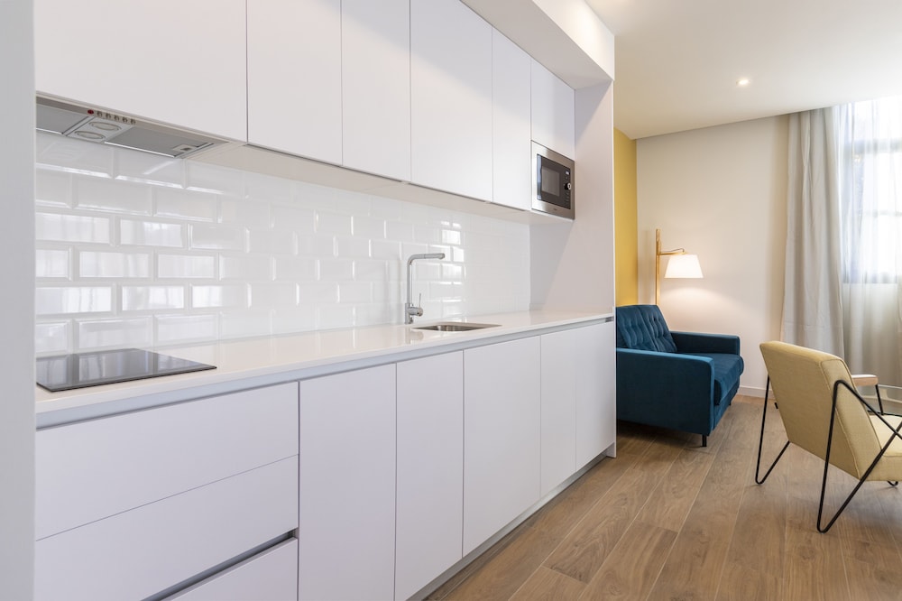 Suite, 1 Bedroom - Photo 3