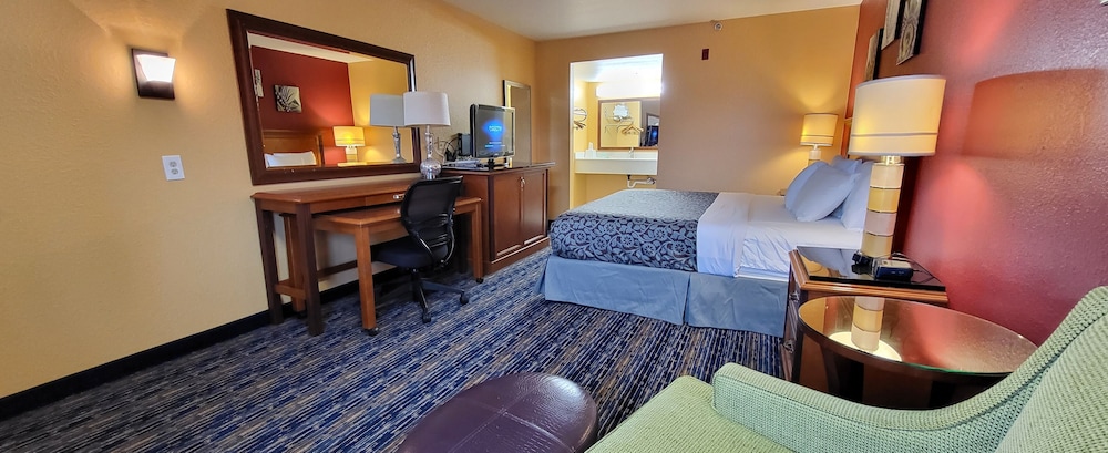 Deluxe Room, 1 King Bed with Sofa bed, Non Smoking - Photo 13