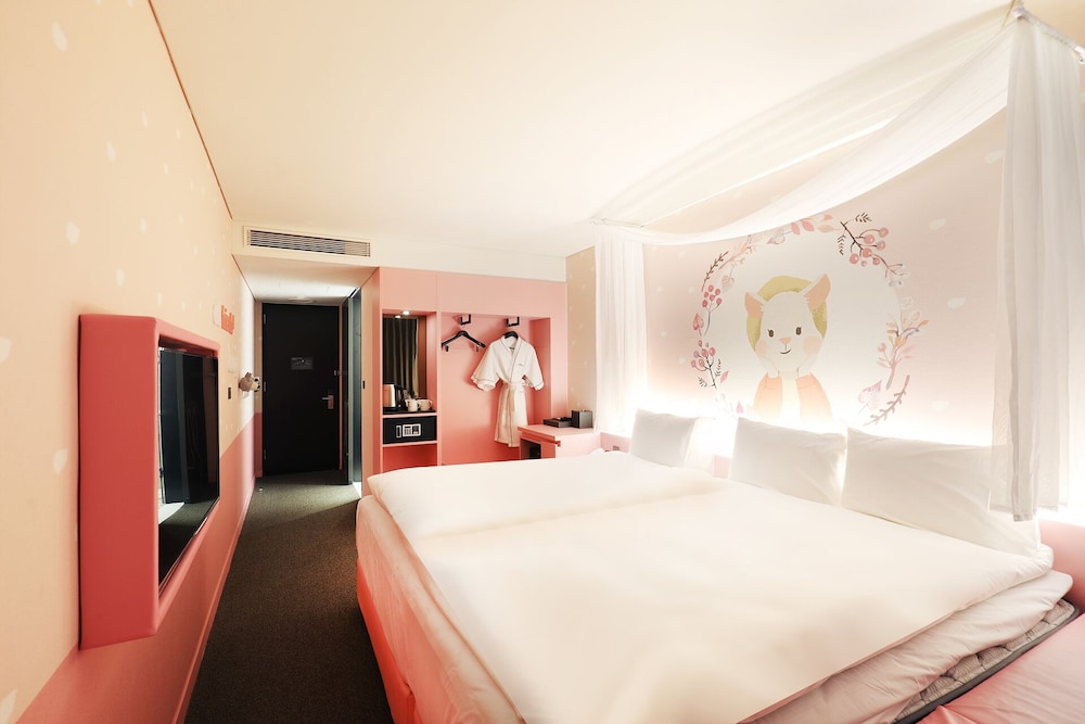 Kids Room (Complimentary Pool Access for 3) - Photo 1