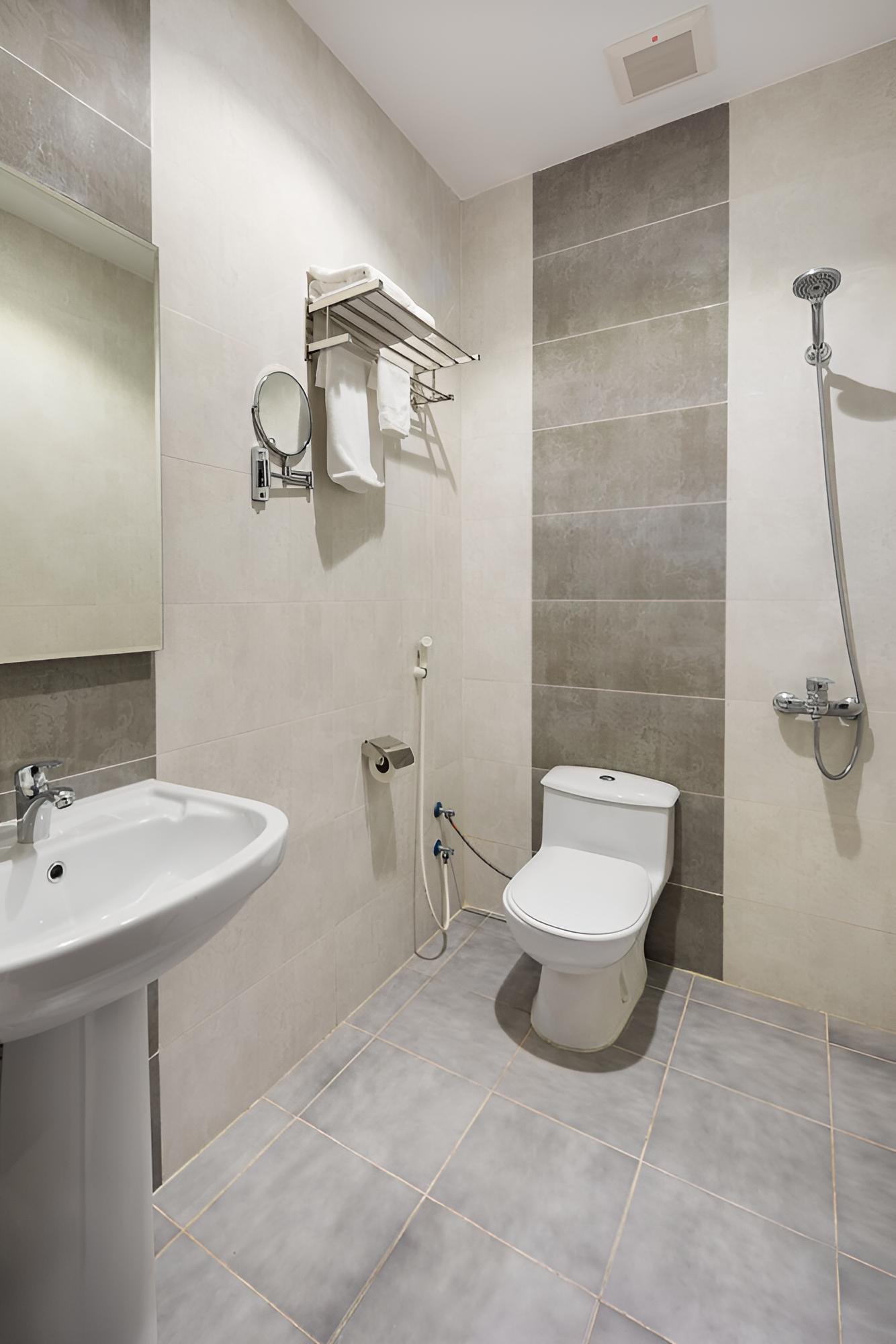 Suite, 2 Bedrooms - Photo 4