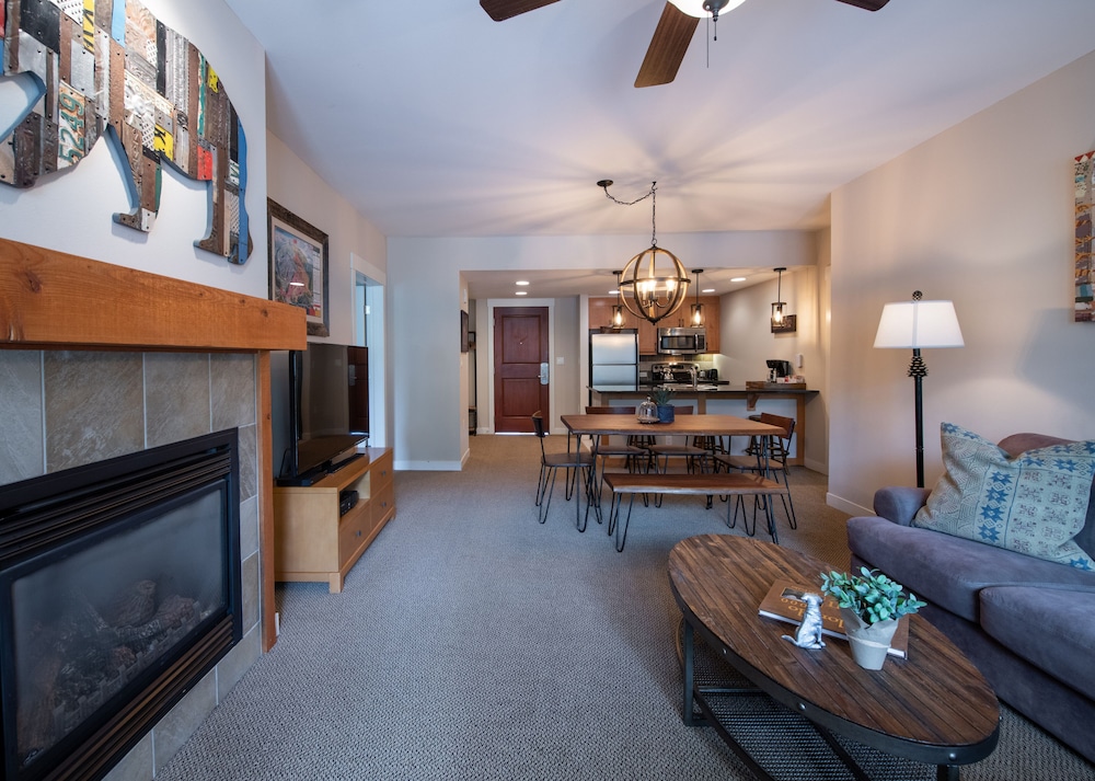 Condo, 2 Bedrooms