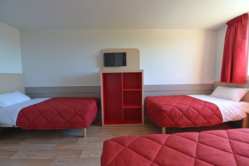 Room, Multiple Beds (Essentiel Plus) - Photo 1