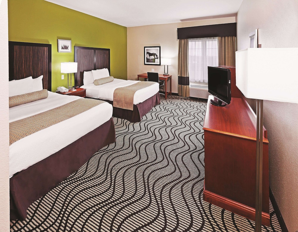 Room, 2 Queen Beds, Non Smoking - Photo 3