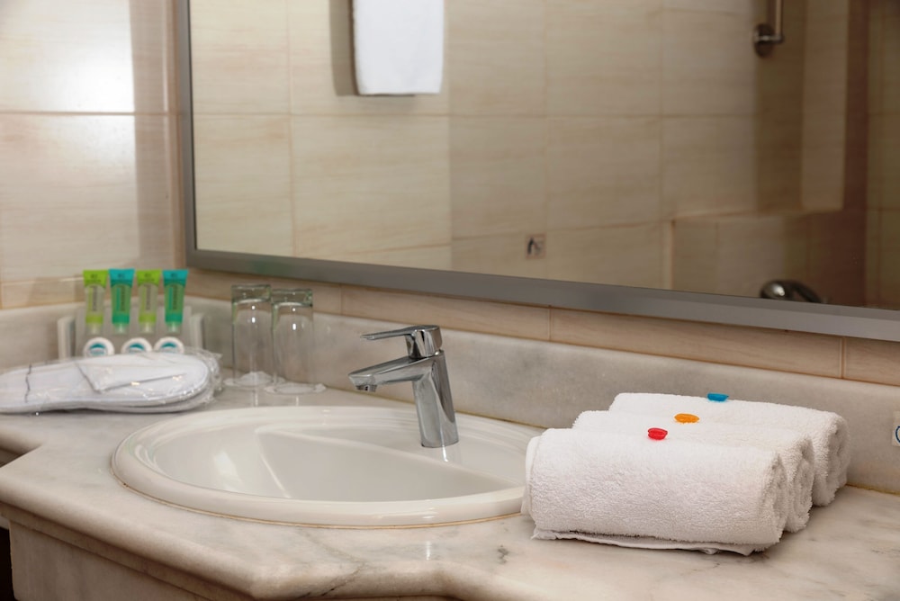 Classic Double or Twin Room, Sea View photo 2