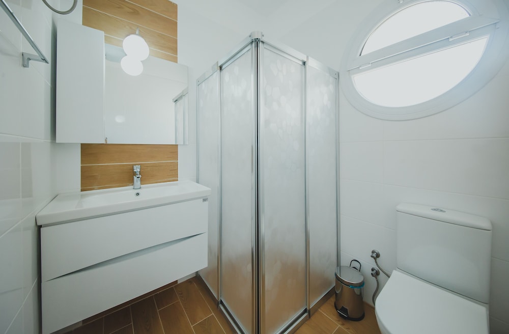 Deluxe Apartment, 2 Bedrooms - Photo 11