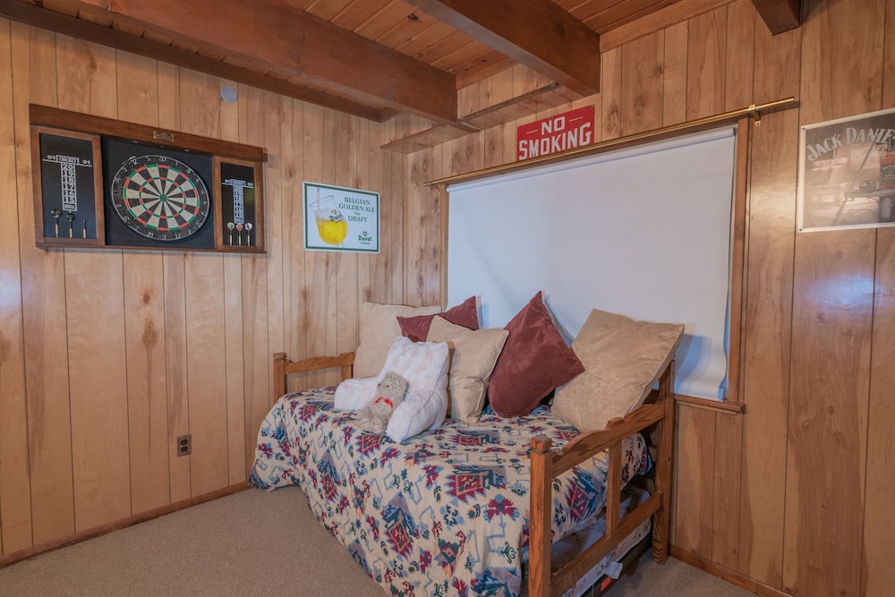 House, Multiple Beds, Patio, Mountain View