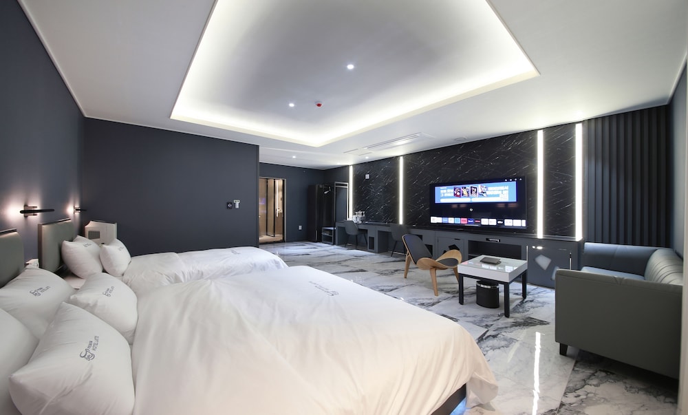 Premium Twin Room photo 1
