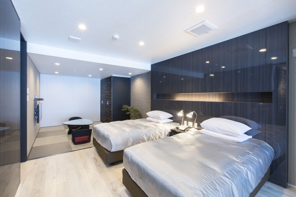 Japanese Modern Suite, Large Twin photo 3