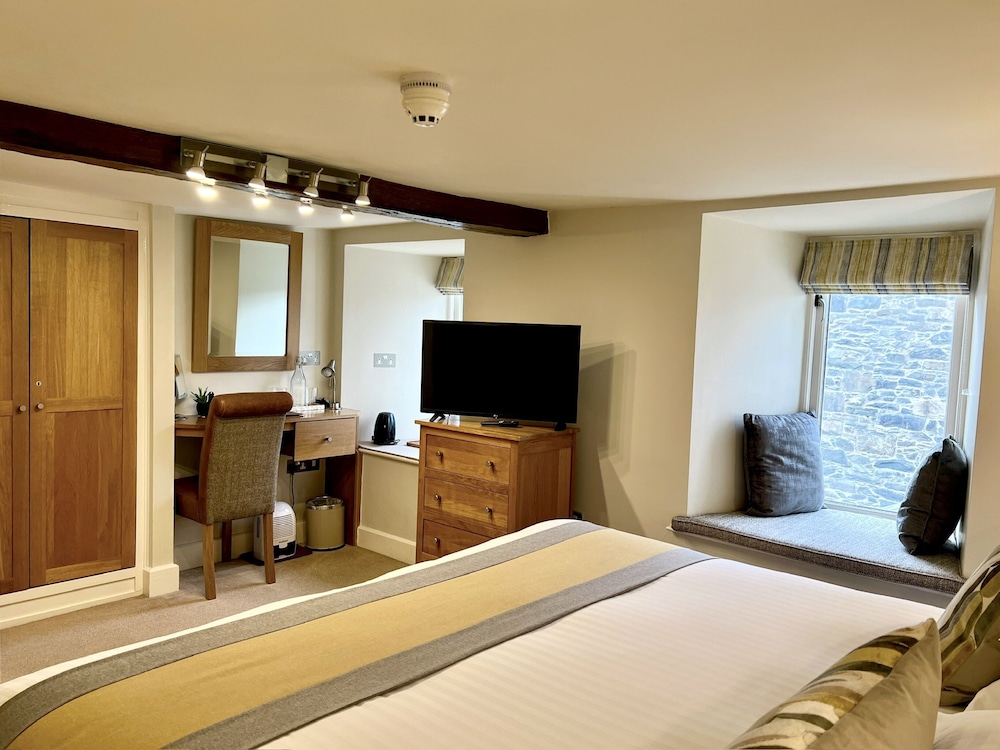 Standard Double or Twin Room, Ensuite (Room 1 Conwy) photo 2