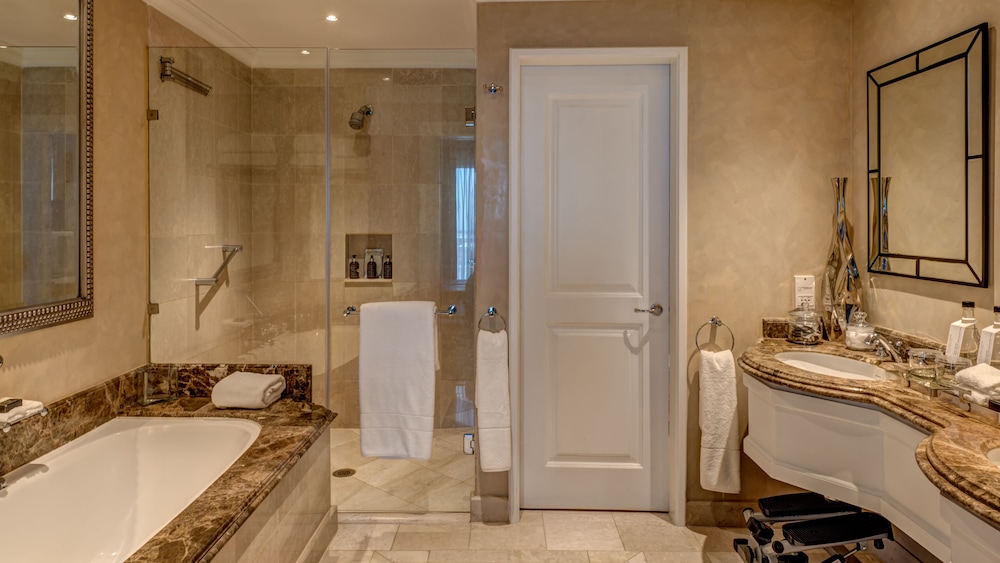 Presidential Suite photo 3