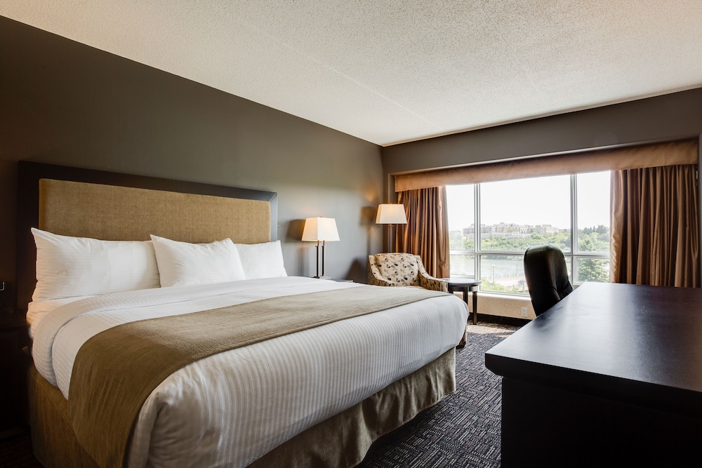 Executive Room, 1 King Bed, River View - Photo 1