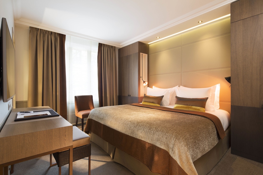 Villa Saxe Eiffel bedroom photo