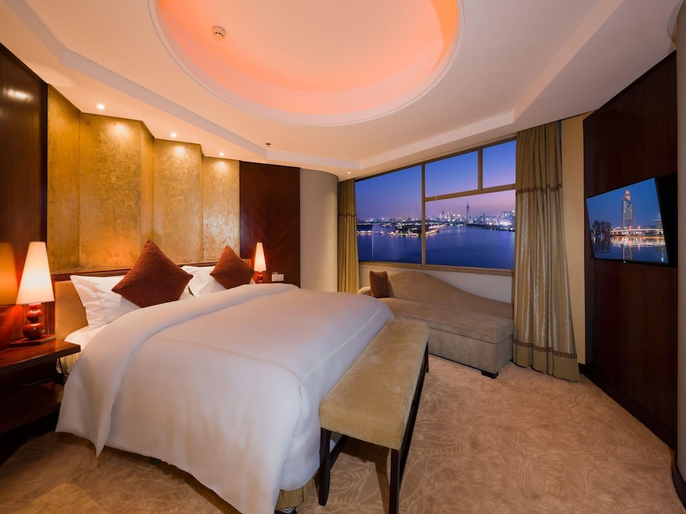 Executive Suite photo 2