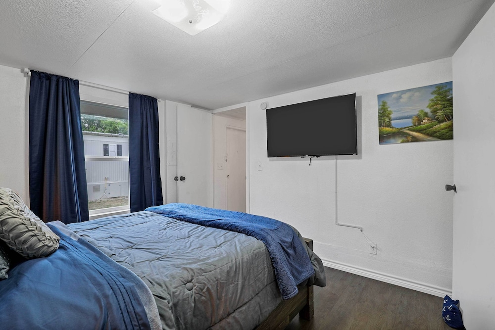 House (2 Bedrooms) photo 2