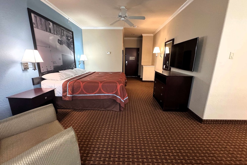 Efficiency, Room, 1 King Bed, Smoking - Photo 3