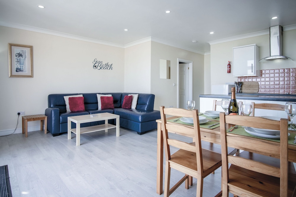 Apartment (2 Bedrooms) photo 2