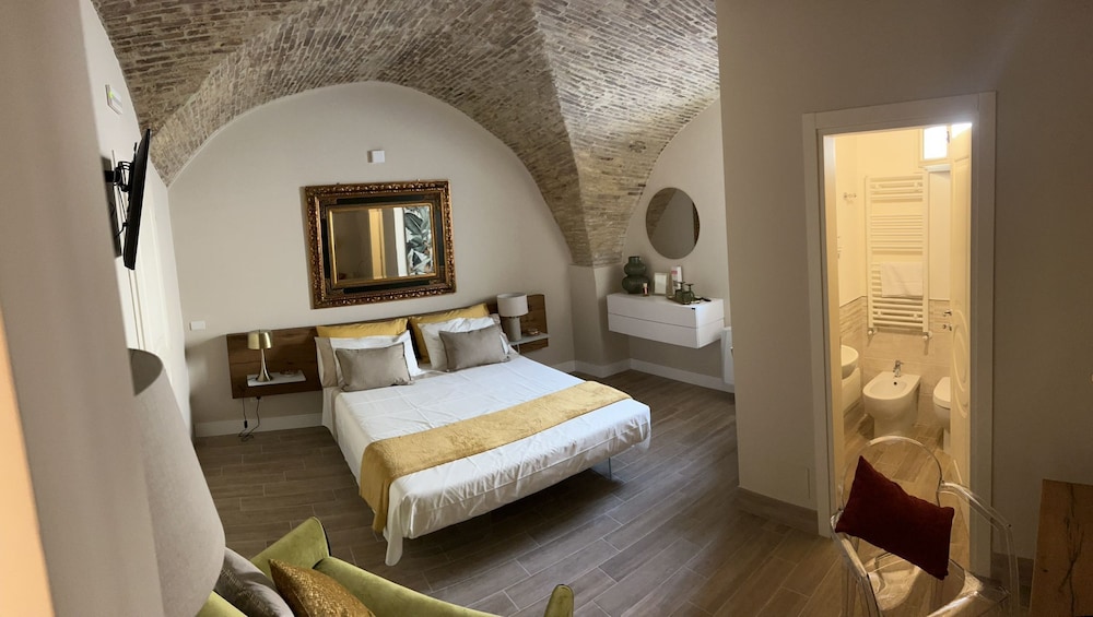 Comfort Room, 1 Double Bed, City View, Ground Floor