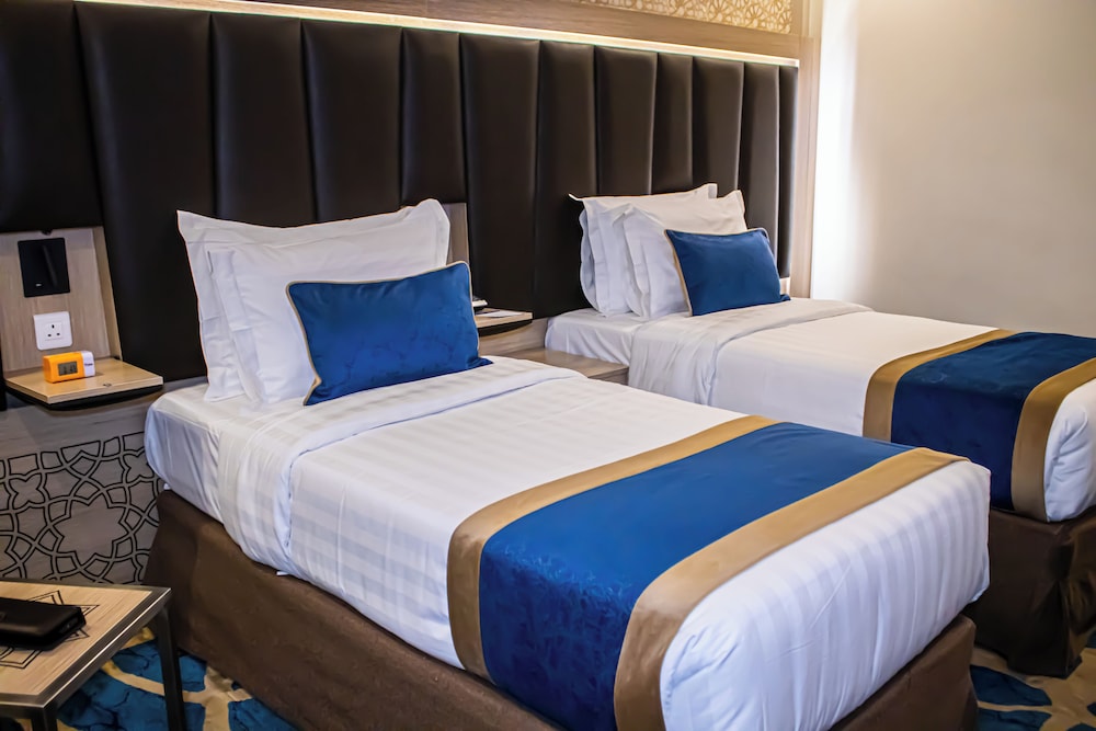 Deluxe Twin Room photo 3