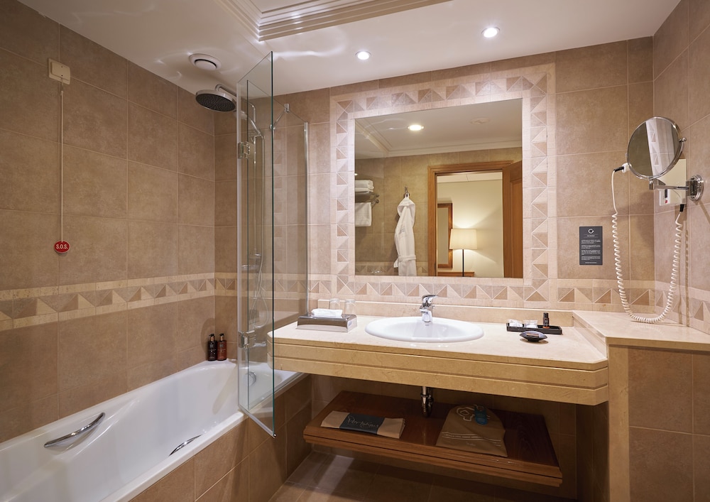 Superior Double or Twin Room - Photo 6