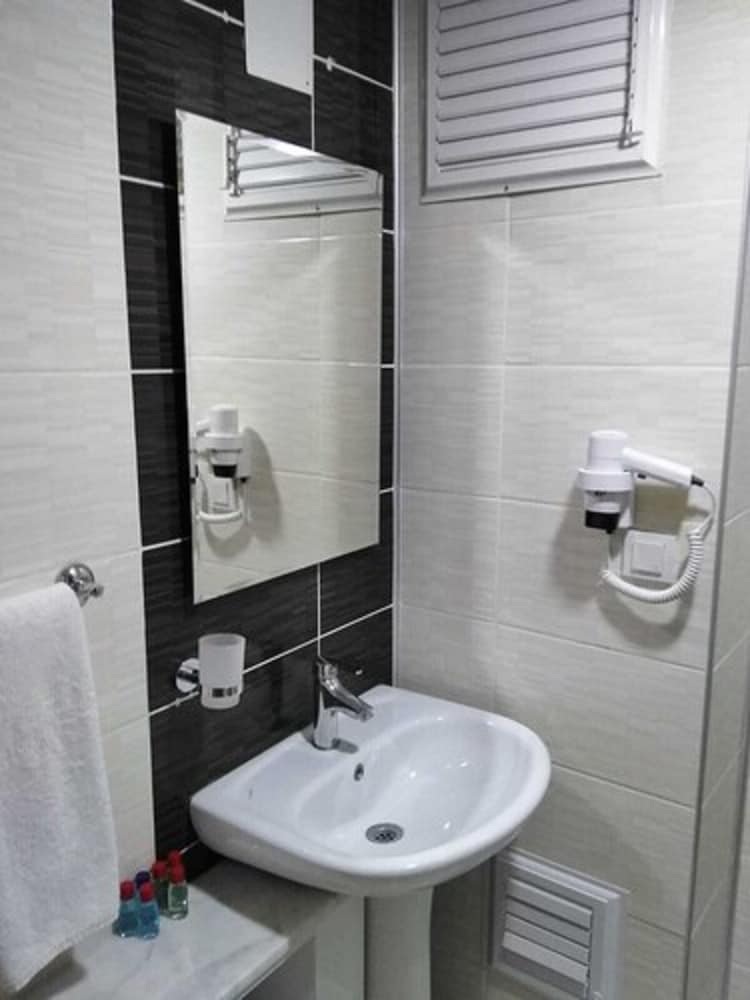 Standard Triple Room, 1 Bedroom, Balcony photo 3