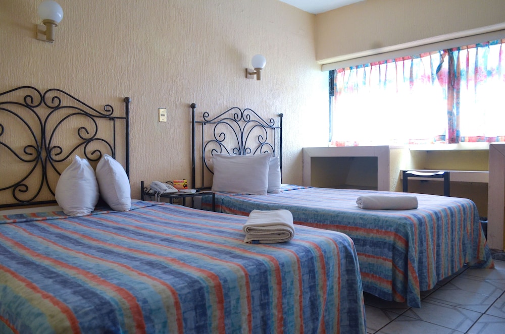 Economy Double Room, 2 Double Beds photo 1