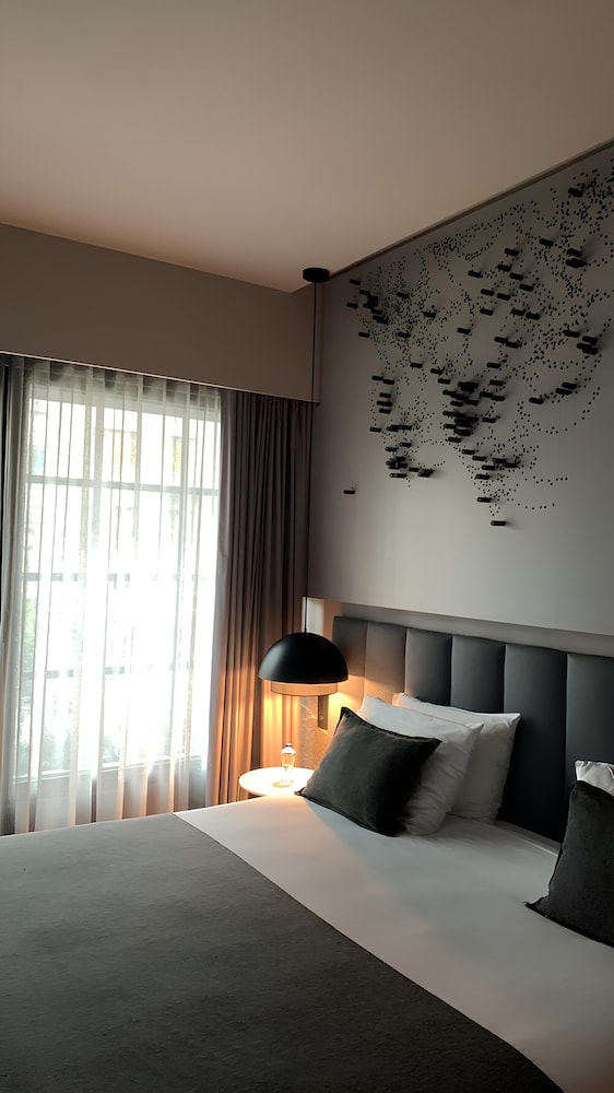 Executive Room, City View