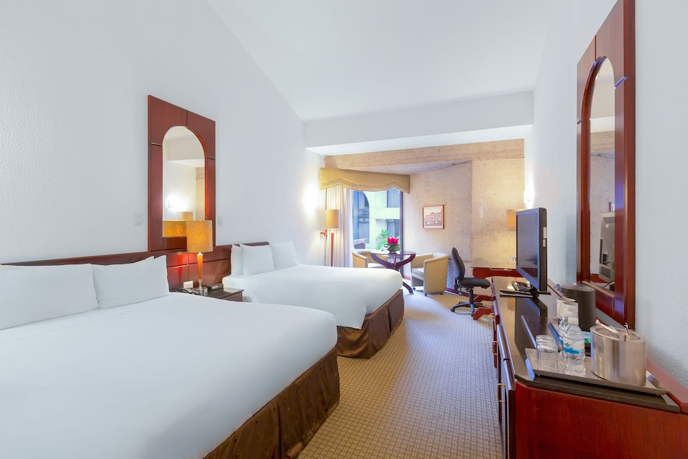 Room, 2 Double Beds, Non Smoking - Photo 4