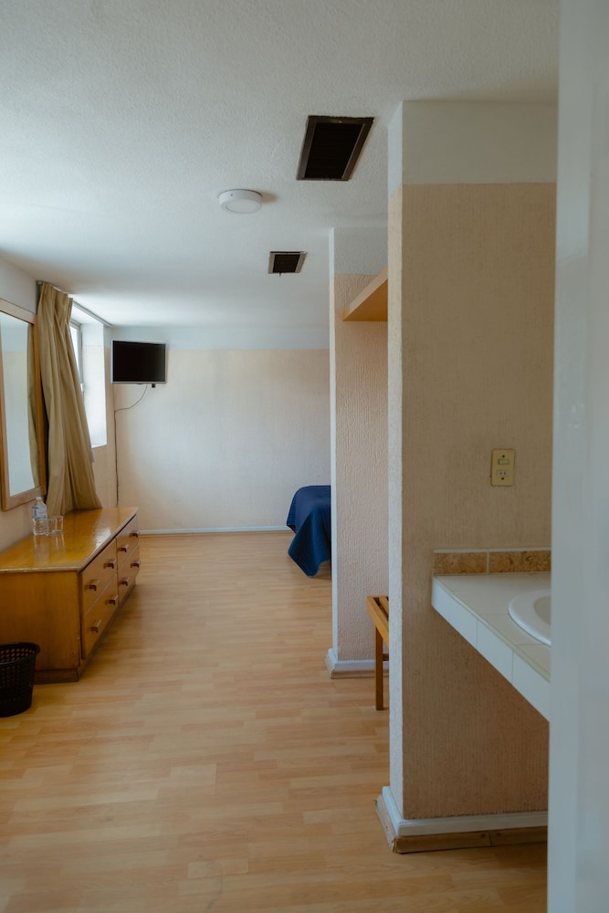 Standard Room photo 2